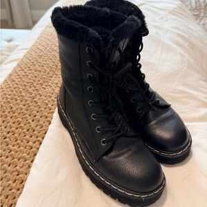Combat boots